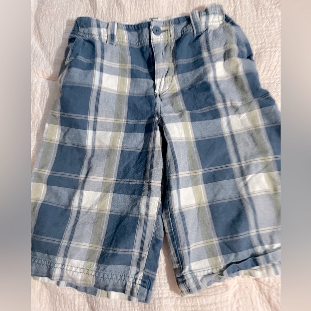 Urban Pipeline boys’ size 10 regular blue and white plaid shorts